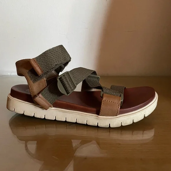 7 MIA sandal - Picture 3 of 4